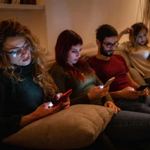 How to Deal With Difficult Family Members During the Holidays: 20 Expert Tips to Reduce Stress