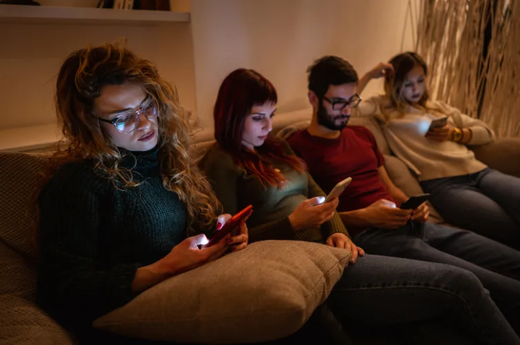 How to Deal With Difficult Family Members During the Holidays: 20 Expert Tips to Reduce Stress